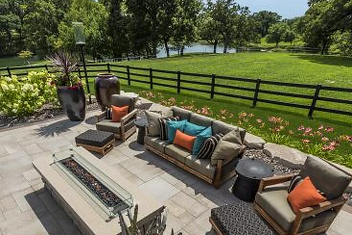 Raised paver planter wall